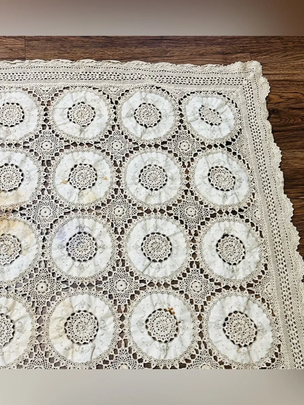 Vintage 1970’s Handmade Crocheted Embroidered Linen Tablecloth Lace Medallions